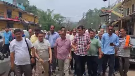 लडभड़ोल: लडभड़ोल में पेयजल संकट पर विधायक और जनता का फूटा गुस्सा, विभाग के खिलाफ किया प्रदर्शन