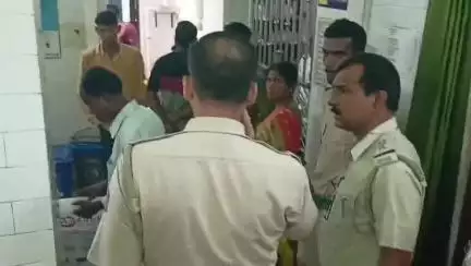 ধূপগুড়ি: ধুপগুড়ি ২ নং ব্রিজ সংলগ্ন এলাকায় এশিয়ান হাইওয়েতে  ট্রলির ধাক্কায় আহত হল এক মহিলা পুলিশ কর্মী