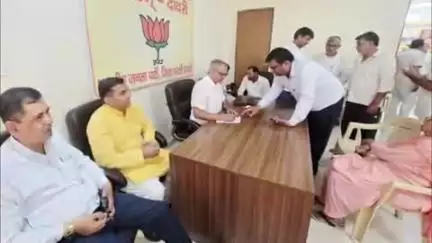 चरखी दादरी: भाजपा कार्यालय में विधायक सुनील सांगवान ने लगाया जनता दरबार, सुनी नागरिकों की जनसमस्याएं