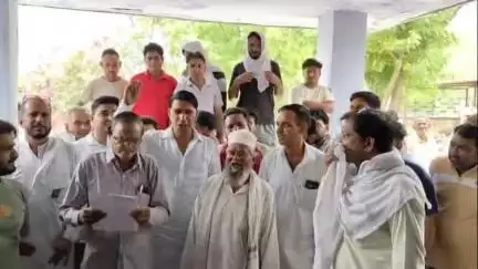राजगढ़: सादुलपुर में बिजली समस्या को लेकर फूटा जन आक्रोश,#jansamasya 
कांग्रेस यूथ पूनियां के नेतृत्व में विद्युत विभाग का घेराव