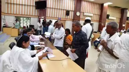 కరీంనగర్: జిల్లా కలెక్టరేట్ లో నిర్వహించిన ప్రజావాణికి 307 దరఖాస్తులు: జిల్లా అదనపు కలెక్టర్ లక్ష్మీ కిరణ్
