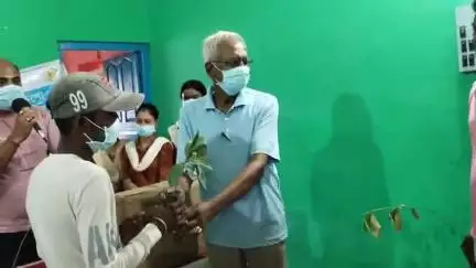 নলহাটি ১: টিবি আক্রান্ত রোগীদের পৌষ্টিক খাবার বিতরণ করলেন নলহাটি এক নম্বর ব্লকের পঞ্চায়েত সমিতির সভাপতি