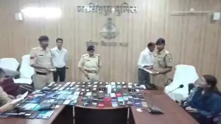 नरसिंहपुर: साइबर टीम ने ₹24 लाख के 114 गुम मोबाइल खोजे, एसपी ने कंट्रोल रूम में धारकों को लौटाए