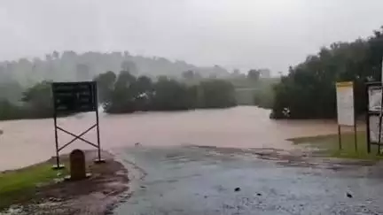 शाहूवाडी: शाहूवाडी तालुक्यातील कासारी नदीला पूर, बरकी गावाचा संपर्क तुटला.