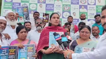 గుంతకల్లు: వైసీపీ నేతలు తుమ్మినా, దగ్గినా కూటమి  నాయకులు కేసులు పెడుతున్నారు: గుంతకల్ లో వైసీపీ జిల్లా ఉపాధ్యక్షురాలు నైరుతి రెడ్డి