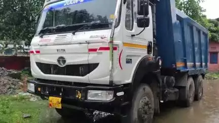 দলগাঁও ভাগ: দলগাঁৱৰ পৰা চুৰি হোৱা এখন ডাম্পাৰ দলগাঁও আৰক্ষীয়ে নাগালেণ্ডৰ কহিমাৰ পৰা উদ্ধাৰ কৰে, এটা চোৰক আটক