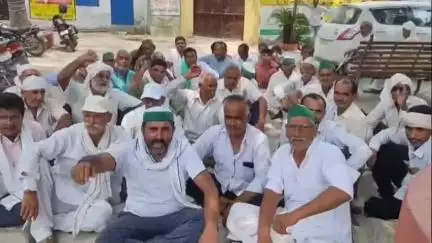 नौगावां सादात: नौगांवा तहसील पर भारतीय किसान यूनियन की बैठक का आयोजन, किसानों पर हुए मुकदमे को वापस लेने की मांग