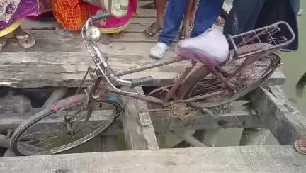 ক্যানিং ১: ক্যানিং ডাবু খালের উপর সখেরহাট বটতলা সেতু দ্রুত তৈরির আশ্বাস দিলেন বিধায়ক পরেশ রাম দাস #jansamasya