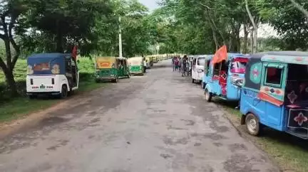 মোহনপুর: ব্যাটারি চালিত অটো ও CNG অটোর মধ্যে সমস্যার সমাধান,পুনরায় যান চলাচল স্বাভাবিক বলে তেবাড়িয়ায় জানিয়েছেন মন্ডল সভাপতি