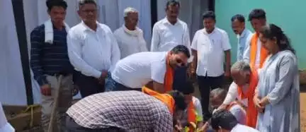दंतेवाड़ा: धरती आबा जनजातीय ग्राम उत्कर्ष अभियान में ग्राम मैलावाड़ा और पोन्दुम में ग्रामीणों की उमड़ी भीड़
