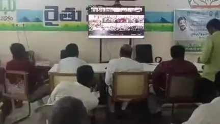 శాలిగౌరారం: శాలిగౌరారం మండల కేంద్రంలో రైతు వేదిక భవన్ లో రైతు నేస్తం కార్యక్రమం: మార్కెట్ కమిటీ చైర్మన్ పాదూరి శంకర్ రెడ్డి