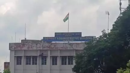 কৃষ্ণনগর ১: কালিগঞ্জ উপনির্বাচনকে ঘিরে কৃষ্ণনগর রবীন্দ্রভবনে ব্যালট গণনার প্রশিক্ষণ