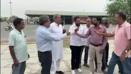 ਅਬੋਹਰ: ਦਾਣਾ ਮੰਡੀ ਵਿਖੇ ਪੱਤਰਕਾਰਾਂ ਦੀ ਬੈਠਕ, ਡਿਪਟੀ ਕਮਿਸ਼ਨਰ ਵੱਲੋਂ ਪਬਲਿਕ ਦੀਆਂ ਖਬਰਾਂ ਬਾਰੇ ਪੱਖ ਨਾ ਦੇਣ ਦੇਣ ਦੇ ਇਲਜ਼ਾਮ, ਕੀਤਾ ਰੋਸ਼ ਜਾਹਿਰ