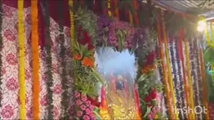 तुळजापूर: तुळजाभवानी मंदीरात पद्मश्री गणेश्वर द्रवीड शास्त्री यांच्या उपस्थितीत वास्तु चालन विधी पडला पार