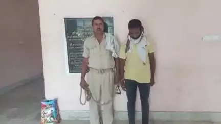 लखीसराय: रामनगर मनकठा में उत्पाद पुलिस ने विदेशी शराब के साथ एक तस्कर को किया गिरफ्तार