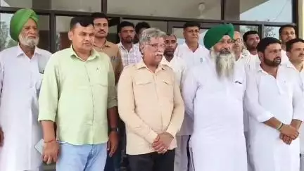 इंद्री: आज दोपहर 12 बजे इंद्री रैस्ट हाउस में जननायक जनता पार्टी के कार्यकर्ताओं और पदाधिकारियों की मीटिंग आयोजित की गई