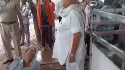 लाडपुरा: कैथून क्षेत्र के मवासा रोड़ नहर पर चाय की दुकान पर आकाशीय बिजली गिरने से एक शख्स की मौत, शव मोर्चरी पर रखवाया गया