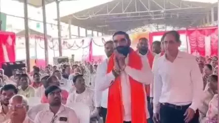 हिंगोली: नवा मोंढा येथील ललितप्रभ सागर जी महाराज यांच्या प्रवचनाला आमदार बांगर यांची उपस्थिती