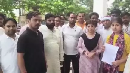 कन्नौज: तिर्वा रोड पर घायल अवस्था में मिले युवक की मौत का मामला, परिजनों ने हत्या के आरोप के साथ दिया शिकायती पत्र