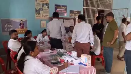 सिमडेगा: धरती आबा ग्राम उत्कर्ष योजना: सिमडेगा प्रखंड कार्यालय में विशेष शिविर आयोजित