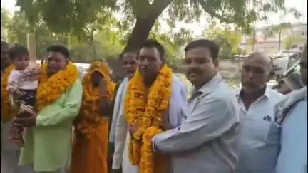 मुरैना नगर: प्रजापति समाज का जत्था चार धाम यात्रा पर निकला, अखिल भारतीय महासंघ ने किया स्वागत