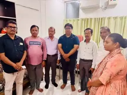 जनवादी लेखक सभा की बैठक में स्वतंत्रता सेनानी मौलवी अहमदुल्लाह शाह और साहित्यकार नीलकांत को किया गया याद