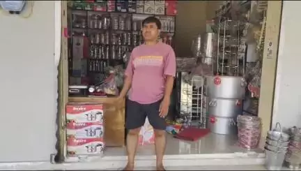 धनबाद/केंदुआडीह: सराय ढेला थाना क्षेत्र के एट लाइन में बर्तन-ज्वेलरी की दुकान में चोरी, पुलिस जांच में जुटी