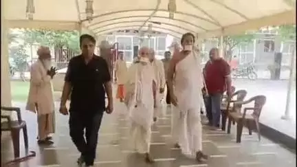 रोहतक: सांपला के शिव शक्ति कालिदास धाम में दुर्घटना के बाद पहुंचे जैन मुनि, सुरक्षा पर ध्यान देने की कही बात