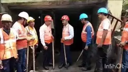 बेरमो: सीसीएल ढोरी क्षेत्र के 4 व 5 इंकलाइन ढोरी खास अंडर ग्राउंड माइंस का सेफ्टी बोर्ड के सदस्यों ने किया निरीक्षण