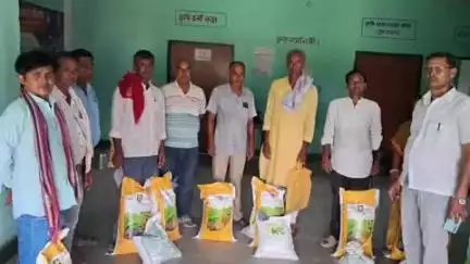 राजगीर: राजगीर अनुमंडल के सभी प्रखंडों में किसानों को धान और मक्का बीज का अनुदानित दर पर शुरू वितरण