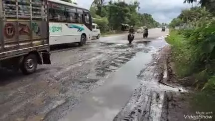 বিশালগড়: চড়িলাম বনকুমারি সংলগ্ন জাতীয় সড়কের বেহাল দশা, সংস্কারের দাবি স্থানীয়দের #jansamasya