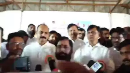 सातारा: पुलांचे स्ट्रक्चरल ऑडीट करण्याच्या दिल्या सूचना, कोडोलीत उपमुख्यमंत्री एकनाथ शिंदेंची इंद्रायणी पूल दुर्घटनेबाबत माहिती