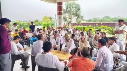 चरखी दादरी: बाढड़ा विधायक ने पातुवास स्थित निवास पर लगाया जनता दरबार, जनसमस्याएं सुनकर समाधान के दिए निर्देश