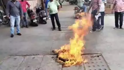 बड़गांव: अघोषित बिजली कटौती के खिलाफ कांग्रेस जनों ने गुलाबबाग स्थित RSEB ऑफिस के बाहर किया प्रदर्शन, दिया ज्ञापन #jansamasya