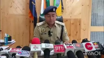 सोलन: नशा तस्करी पर पुलिस का कड़ा प्रहार, 2 NDPS मामलों में 10 आरोपियों की ₹2.37 करोड़ संपत्ति की गई ज़ब्त: SP गौरव सिंह