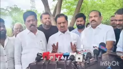 సర్వేపల్లి: వైసీపీ నేతలపై కావాలనే అక్రమ కేసులు పెడుతున్నారు: చెముడుగుంటలో మాజీ డిప్యూటీ సీఎం నారాయణ స్వామి