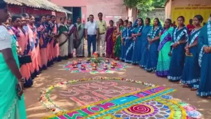ବାରିପଦା ମ୍ୟୁନିସିପାଲଟି: ବାହାନଡ଼ା ଠାରେ ବ୍ଲକ ପ୍ରଶାସନ ତରଫରୁ ବିକାଶ ବାହନ କାର୍ଯ୍ୟକ୍ରମ ଅନୁଷ୍ଠିତ