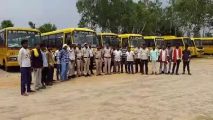 सूरजपुर: जिला परिवहन कार्यालय सूरजपुर में स्कूल बसों का सुप्रीम कोर्ट की गाइडलाइन के अनुसार हुआ भौतिक सत्यापन