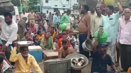 ಬಸವನ ಬಾಗೇವಾಡಿ: ಪಟ್ಟಣದಲ್ಲಿ ಮಳೆ ಅವಾಂತರಕ್ಕೆ ಅಪಾರ ಪ್ರಮಾಣದ ನಷ್ಟ, ನಿವಾಸಿಗಳಿಂದ ಪ್ರತಿಭಟನೆ #localissue