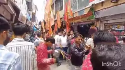सोलन: माँ शूलिनी सेवा समिति द्वारा सोलन शहर में सोमवार को किया गया झंडा पूजन