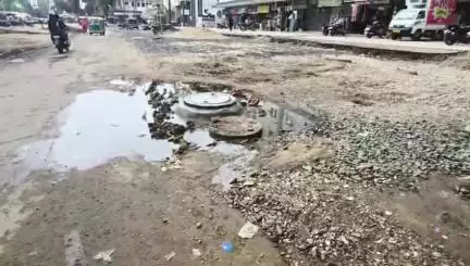 વડોદરા: તાંદલજા માં નવીન ગટર લાઈન બનાવ્યા બાદ પણ ગટર ઉભરાવવાની સમસ્યા થી રહીશો ત્રાહિમામ #Jansamasya