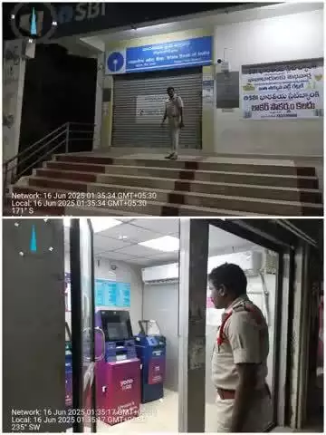 జిల్లా రాత్రి వేలలో పోలీసు పటిష్ట నిఘా ఏర్పాటు చేశాం. కోదాడ పట్టణంలో బ్యాంక్ లు, ATM సెంటర్స్ వద్ద సెక్యూరిటీ తనిఖీ చేస్తున్న నైట్ డ్యూటీ పోలీస్ అధికారి. 24 గంటలు నిరంతరంగా పని చేస్తూ నిఘా.