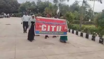 గద్వాల్: జిల్లాలో ప్రభుత్వ పాఠశాలలో గతంలో పని చేసిన వారిని  కొనసాగించాలి:సిఐటియు జిల్లా అధ్యక్షుడు ఏ వెంకటస్వామి