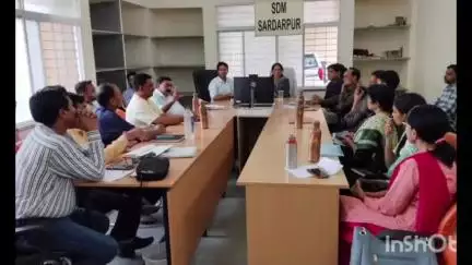 सरदारपुर: SDM कार्यालय में अंतर्राष्ट्रीय योग दिवस के आयोजन को लेकर बैठक संपन्न, SDM ने दिए निर्देश