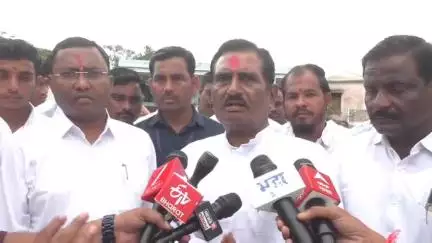 कंधार: जिल्हा परिषद च्या शिक्षकांनी जिल्हापरिषदेच्या शाळेतच आपली मुले शिकवावीत आमदार प्रताप पाटील चिखलीकर उस्माननगर इथे म्हणाले