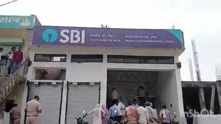 दौसा: नगर परिषद दौसा ने SBI बैंक की शाखा को शुरू होने से पहले किया सीज, एक अन्य भवन को भी किया सीज