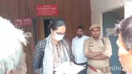 धामपुर: गांव सरकड़ा के ग्रामीणों ने SDM कार्यालय पहुंचकर अपनी समस्याओं को लेकर एसडीएम धामपुर को सौंपा ज्ञापन
