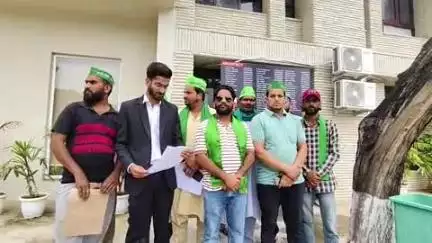 रूड़की: रुड़की में गंगनहर किनारे हरिद्वार रुड़की विकास प्राधिकरण के कार्यालय पर पहुंचे भाकियू क्रांति के किसान