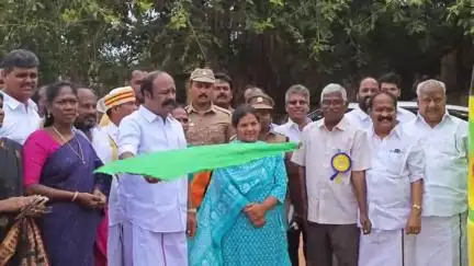 சிவகங்கை: புதிய மினி பேருந்து வழித்தட சேவை தொடக்கம் - பாதுகாப்பு குறித்து ஆட்சியரகப் பெருந்திட்ட வளாகத்தில் கேள்விக்குறி