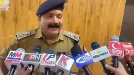 कानपुर: पुलिस उपायुक्त सेंट्रल ने लोगों को लौटाए 100 खोए हुए मोबाइल, फोन की अनुमानित कीमत ₹22 लाख बताई गई
